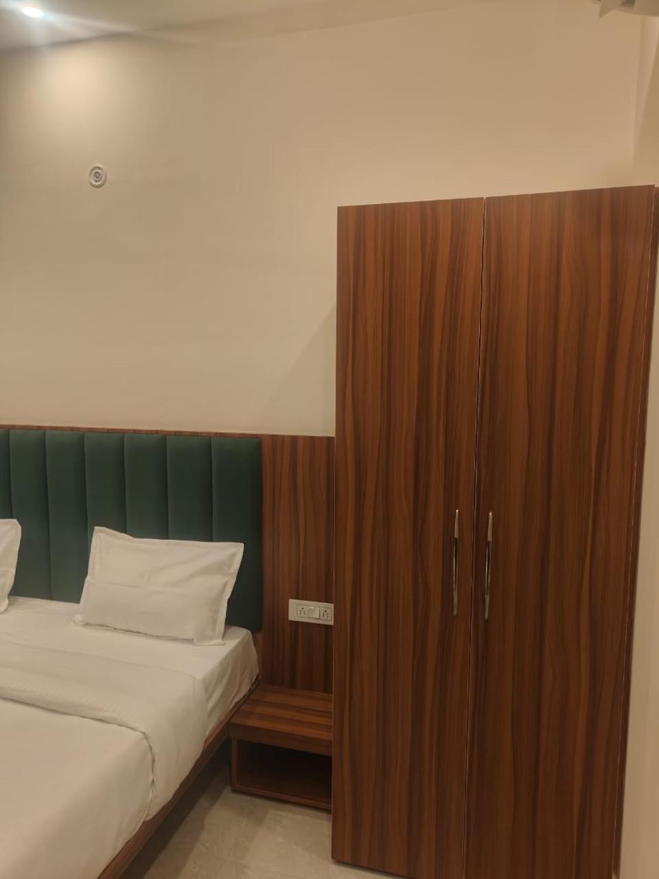 Aroma Resort Рішикеш Екстер'єр фото